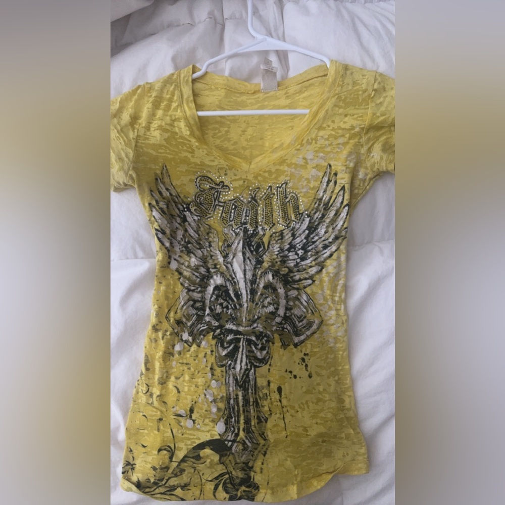 super flattering and sick top!